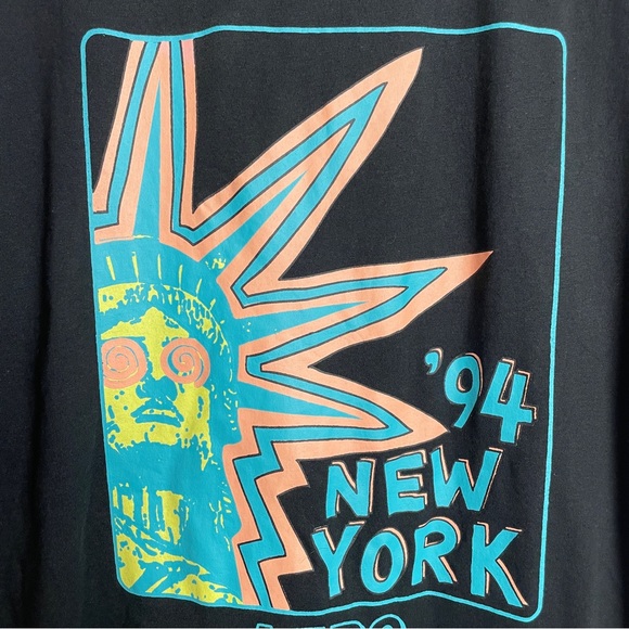 AERO New York Tee - Picture 2 of 16